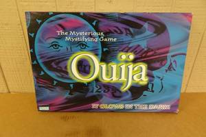 lot 357 image: Glow in the Dark Ouija Board