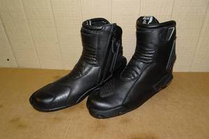 lot 362 image: Mens Leather Motorcycle Boots -Size 12