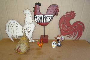 lot 379 image: Assorted Rooster Dcor