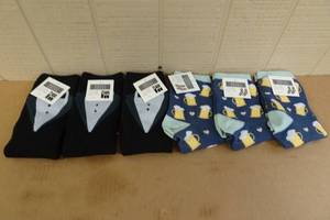 lot 389 image: 6 Pairs Adult Socks -One Size Fits Most