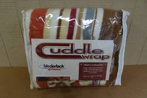 lot 395 image: Biederlak Cuddle Wrap