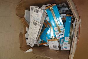 lot 400 image: Box of Brass Finish Folding Support Brackets
