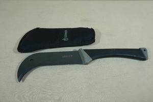 lot 25 image: Gerber Gator Gutter Carbon Steel Blade Knife