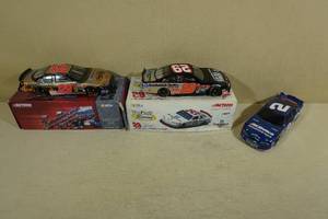 lot 56 image: 3 Action Kevin Harvick 124 Scale Die-Cast Stock Cars