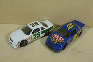 lot 61 image: 2 Classic 124 Scale Die-Cast Stock Cars - Schrader, Craven