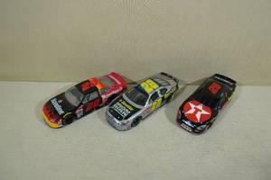 lot 62 image: 3 Ricky Rudd 124 Scale Die-Cast Stock Cars