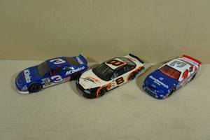 lot 65 image: 3 Action Dale Earnhardt SrJr 124 Scale Die-Cast Stock Cars