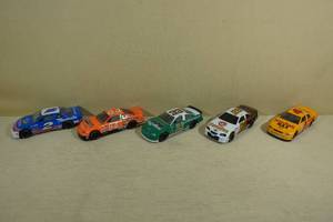 lot 68 image: 5 124 Scale Die-Cast Stock Cars - Craven, Trickle, Schrader, Irvin, Hamilton