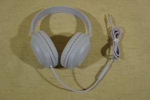 lot 72 image: Heyday Wired On-Ears Haedphones