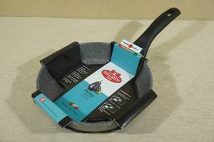 lot 75 image: Ballarini 8 Fry Pan