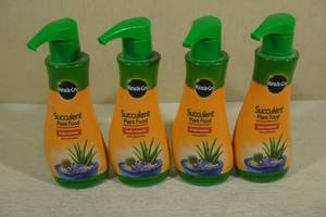 lot 110 image: 4 Miracle-Gro Succulent Plant Food