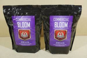 lot 113 image: 2 5lb House & Garden Commercial Bloom