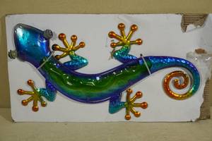 lot 116 image: Metal Lizard YardWall Dcor