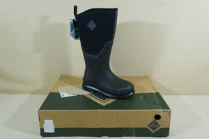 lot 123 image: Muck Boots Womens Chore Classic Tall Boots -Size 5