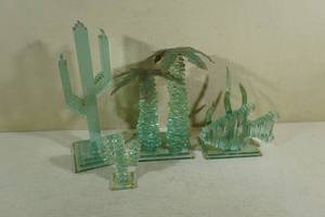 lot 165 image: Geometric Glass Dcor
