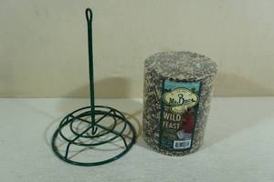 lot 166 image: Mr Bird Seed Cylinder with EZ Feeder