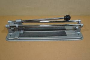 lot 178 image: Tile Cutter
