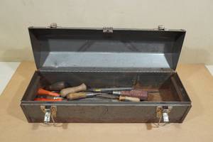 lot 185 image: Craftsman Metal Tool Box with Assorted Files and Handles