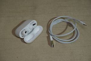 lot 193 image: Apple AirPods Pro with MagSafe Charging Case