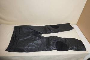 lot 200 image: Fieldsheer Motorcycle Pants -Size 38