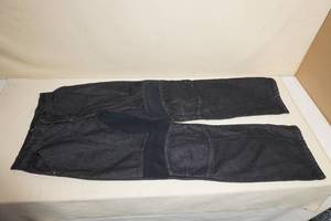 lot 202 image: Xelement Protective Motorcycle Pants -32x32