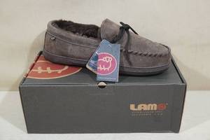 lot 210 image: Lamo Mens Moccasin Slippers -Size 11, Chocolate