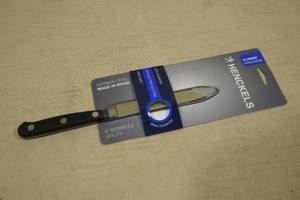 lot 220 image: Henckles 5 Serrated Utility Knife