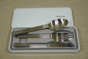 lot 225 image: Takenaka Lunch Box Cutlery -White