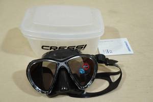 lot 253 image: Cressi Big Eyes Evolution Mirrored Lens Mask -Black