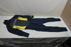 lot 260 image: US Divers Full Body 3.2mm Wetsuit -Small, BlackYellow