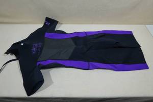 lot 261 image: US Divers Womens 3.2mm Wetsuit -Medium, BlackPurple