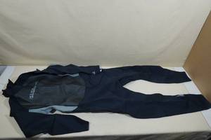 lot 264 image: US Divers Full Body 3.2mm Wetsuit -XXL, BlackGray