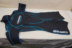 lot 272 image: Cressi Tortuga 2.5mm Wetsuit -Ladys L4