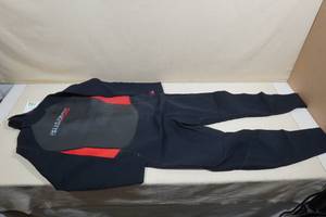 lot 273 image: US Divers Full Body 3.2mm Wetsuit -XL, BlackRed
