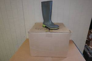 lot 275 image: 7 Pairs Servus Steel Toe Poly Boots -Size 6, Gray