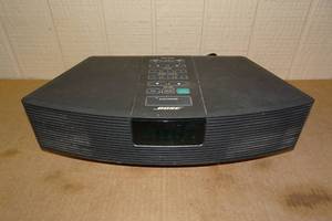 lot 280 image: Bose Wave Radio