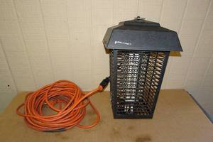 lot 291 image: Flowtron Insect Killer - With 50 Extension Cord