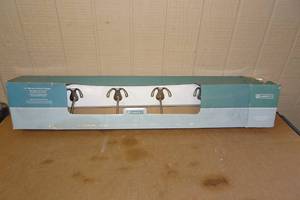 lot 313 image: Liberty 27 Rail with 5 Flared Tri-Hooks