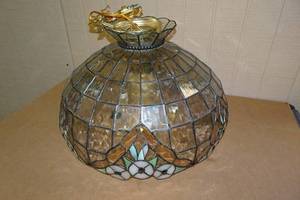 lot 316 image: Glass Hanging Ceiling Light