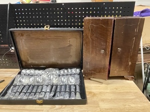 WM Rogers & Sons Silverware Set