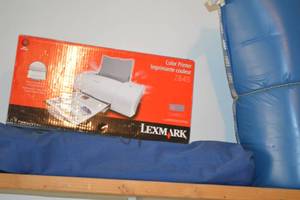 lot 204 image: Shelf Contents