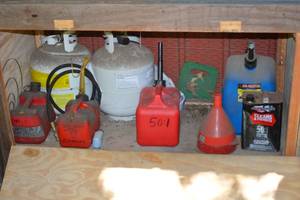 lot 216 image: Shelf Contents - Shelf Not Included