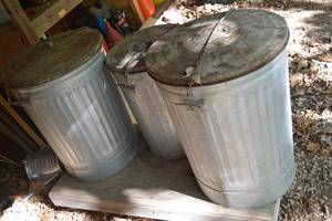 lot 219 image: 3ct Metal Trash Cans