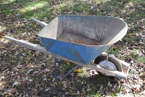 lot 224 image: Wheelbarrow
