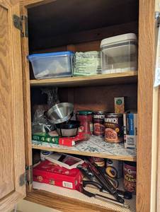 lot 112 image: Contents Of Cupboard - See Pictures
