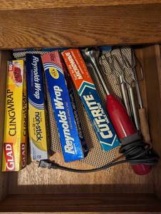 lot 117 image: Contents Of Drawer - See Pictures