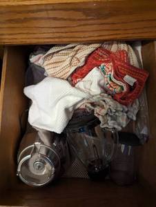 lot 118 image: Contents Of Drawer - See Pictures