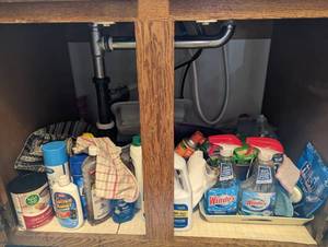 lot 121 image: Contents Of Cupboard - See Pictures