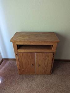 lot 135 image: Small Cabinet