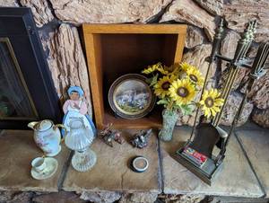 lot 146 image: Home Decor Items - See Pictures